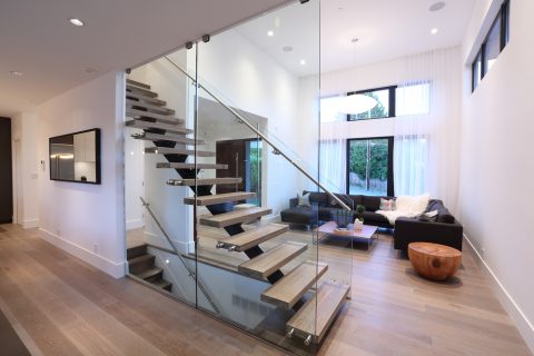 West Vancouver Hollyburn gallery image