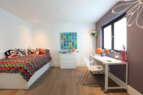 West Vancouver Hollyburn gallery image